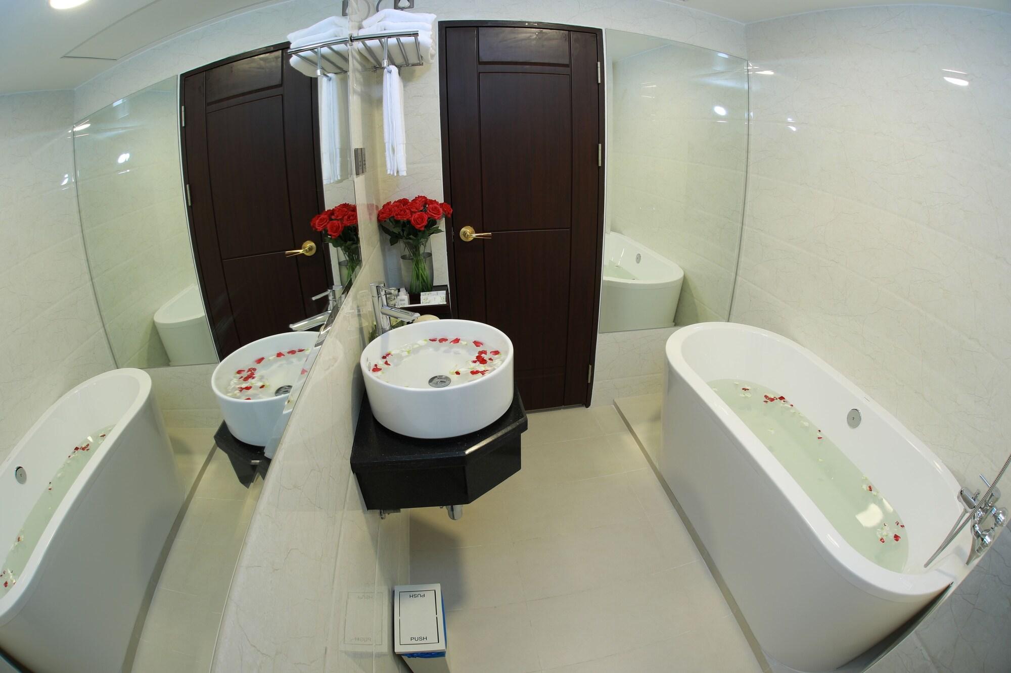Rose Palace Hotel Янгон Экстерьер фото
